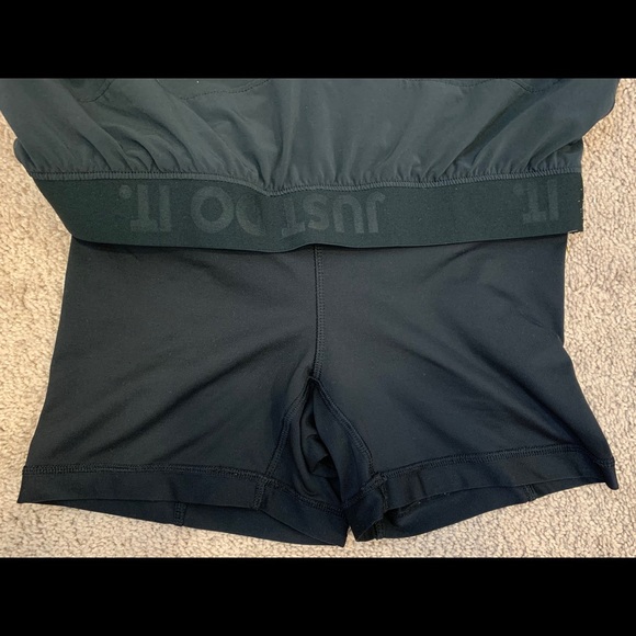Nike shorts with liner - Picture 4 of 5